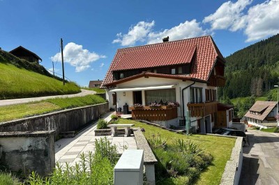 Großzügiges, gepfl. 2-Fam.-Haus in ruh. Wohnlage