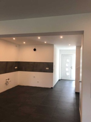 Ansprechende und neuwertige 4-Zimmer-Maisonette-Wohnung