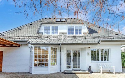 Helle Doppelhaushälfte auf sonnigem Grundstück