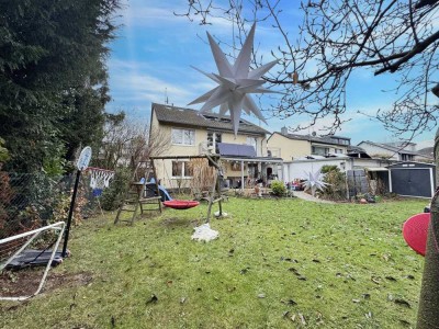 Ein Zuhause für die Familie: 4-Zimmer-Wohnung mit Garten in Köln-Merheim