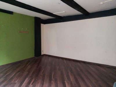 Fußgängerzone ! Kleine  Wohnung ! Gartenanteil ! Sanierungsbedürftig