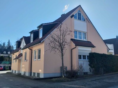 Stadt- und naturnahe 2 ZKB EG-Wohnung in Neusäß-Westheim