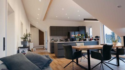 Attic apartment with 3 rooms, balcony & elevator in Ingolstadt Südost