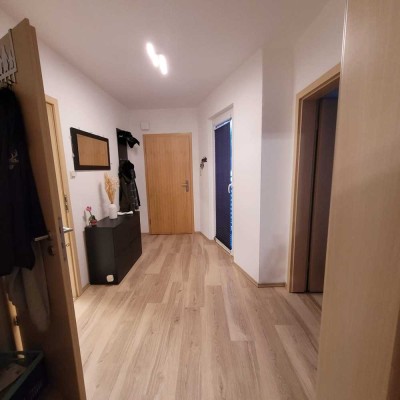 Tolle 2 Zimmerwohnung ca. 70qm mit Balkon und Carport