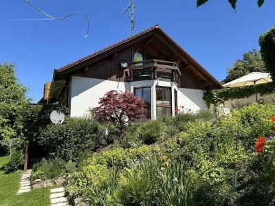 Einfamilienhaus mit Einliegerwohnung in ruhigem Umfeld und schöner Aussicht