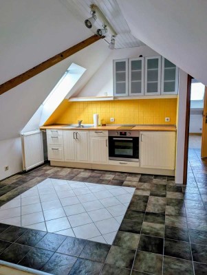 Gemütliche 2-Zimmer-DG-Wohnung in begehrter Waldrandlage von Norderstedt