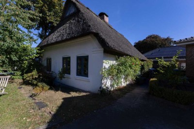 Charmantes Reetdachhaus mit Ausbaureserve im Dachboden