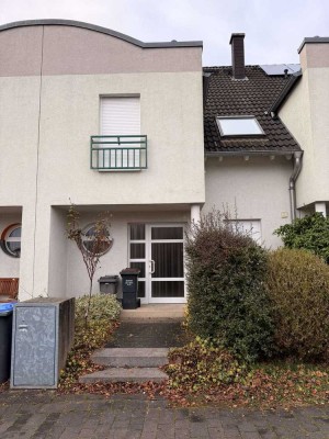 Familienfreundliches Reihenmittelhaus – neue Heiztechnik mit Fußbodenheizung und Garage