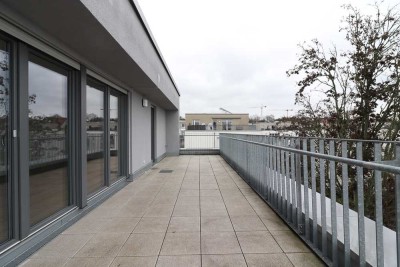 Attraktive 4-Zi.-Wohnung mit Dachterrasse und zwei Bädern!