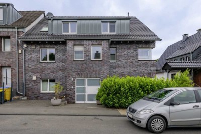 Top-modernisierte, bezugsfreie Eigentumswohnung mit Terrasse und Stellplatz