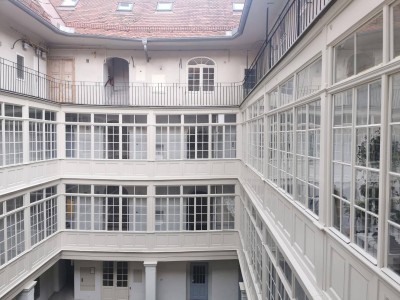 Langfristige Wertanlage: Ruhige 3 Zimmerwohnung in der Sporgasse in historischem Gebäude