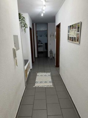 Geschmackvolle, modernisierte 3-Raum-EG-Wohnung mit gehobener Innenausstattung mit EBK in Donzdorf