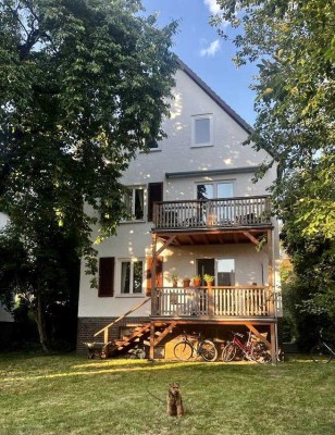 Ansprechende helle  2,5-Zimmer-Dachgeschosswohnung im Leineviertel
