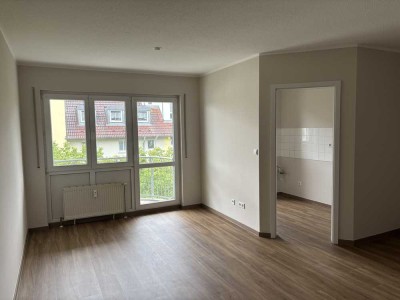 Stilvolle, vollständig renovierte 2-Zimmer-Wohnung mit Balkon in Dresden