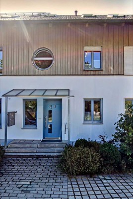 Geschmackvolle 3-Raum-EG-Wohnung mit Terrasse/Garten und EBK in Moosach b. Grafing