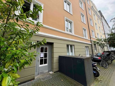 *Frei Lieferbar* - Ebenerdige Wohnung mit 20m² Terrasse im wunderschönem Altbau