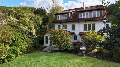GROßZÜGIGE VILLA IN PURKERSDORF MIT 426 M², SAUNA, POOL, WINTERGARTEN &amp; BESTER ANBINDUNG NACH WIEN