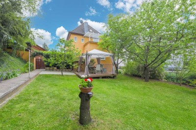 Einziehen & wohlfühlen – Modernisiertes Zweifamilienhaus mit Wow-Effekt!