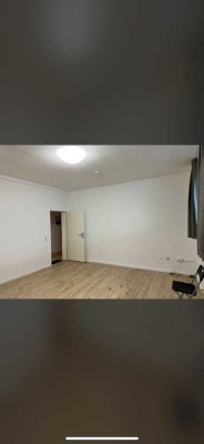 Sanierte 1-Zimmer-Wohnung mit Einbauküche in Landau