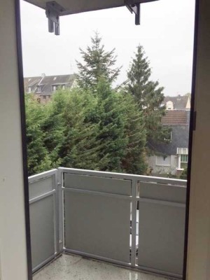 Schöne zwei Zimmer Wohnung mit Balkon in Mülheim-Broich