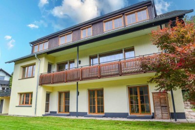 Mehrgenerationenhaus, Ferienwohnungen, ruhige Lage, sehr guter Zustand, neue Heizung, PV, Garagen