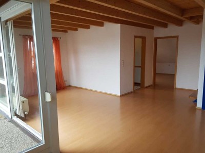 Gepflegte 3,5-Zi-Maisonette-Wohnung mit EBK&Balkon&Garage in Bad Friedrichshall-Jagstfeld