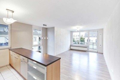 Helle und komfortable Dreizimmerwohnung mit Pkw-Stellplatz