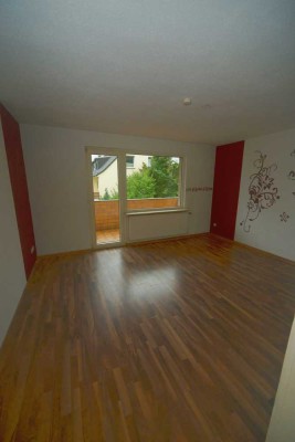 Ruhige Wohnung mit Balkon und Blick ins Grüne