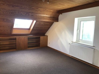 Preiswerte 2,5-Zimmer-Dachgeschosswohnung mit EBK in Mettmann