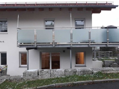 Schöne und neuwertige 7-Zimmer-Wohnung mit gehobener Innenausstattung mit EBK in Pfarrkirchen