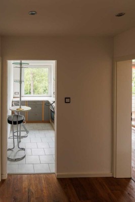 Stilvolle, 2-Zimmer-Wohnung mit gehobener Innenausstattung mit Balkon in Germering