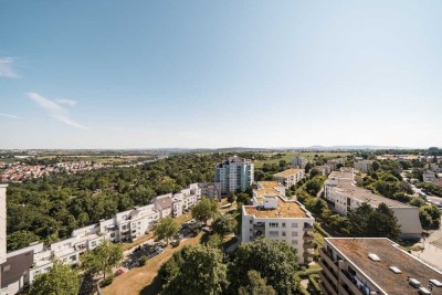 Rarität - Lichtdurchflutete 3,5 Zi.-Wohnung mit Fernblick und 3 Loggien