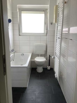 Ankommen, Einziehen & Wohlfühlen! Renovierte 2,5-Raum-Wohnung mit Balkon erwartet Sie!