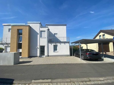 Geschmackvolle 3-Raum-Wohnung mit gehobener Innenausstattung mit EBK in Würzburg