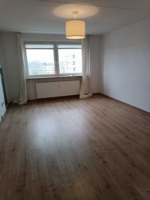 Kronshagen: Attraktive 3-Zimmer-Wohnung mit Balkon und EBK in ruhiger Lage