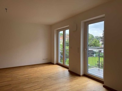 Stilvolle 3-Zimmer-Wohnung direkt an der Amper!
Helle Räume, moderne Ausstattung, Süd-Westbalkon