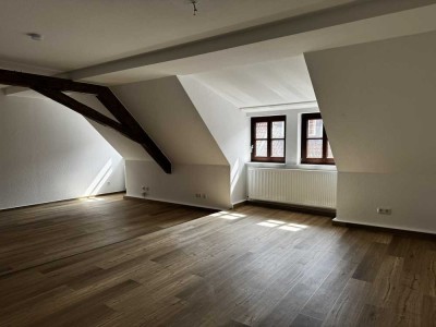 2-Zimmer Dachgeschosswohnung, renoviert