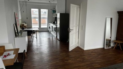 Großzügiges Loft-Studio, 5. OG zentral in Berlin-Prenzlauer Berg, voll möbliert, o. Nebenkosten
