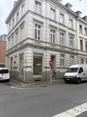 Wohnen und arbeiten - Individuelle 3 Zimmer Wohnung mit Terrasse in Zentrums- und Uninähe