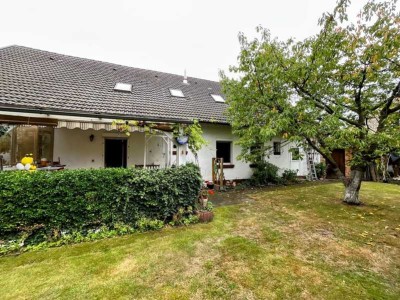 Geräumiges Einfamilienhaus mit Nebengebäude im Zentrum von Meine