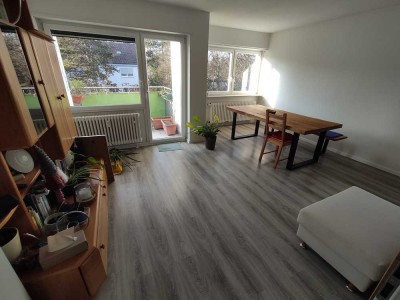 Lichtdurchflutete Moderne 3-Zimmer-Wohnung mit 2 Balkonen, neuer EBK und Blick ins Grüne