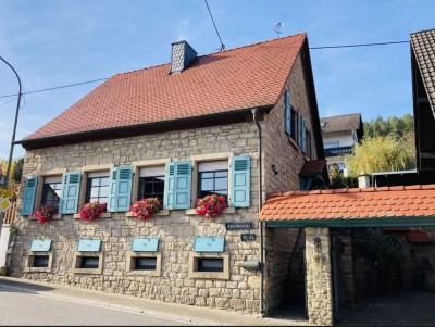 charmantes Steinhaus mit Sauna, romantischem Innenhof, Behandlungsraum, Mosaik-Bad
