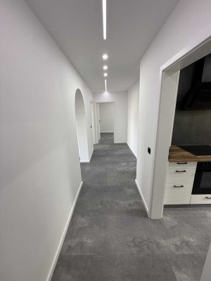 Traumhafte 3,5-Zimmer-Wohnung mit Balkon, Garage & Traumaussicht – Erstbezug nach Sanierung in Aalen