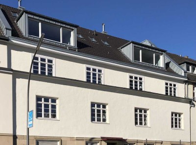 Schöner Wohnen in Bayenthal, herrliche 3-Zimmer-Dachgeschosswohnung mit Aussicht