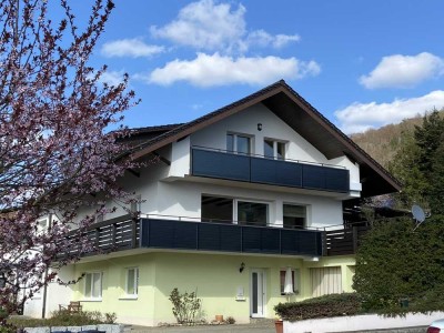 Hochwertige lichtdurchflutete 9 Zi. Maisonette-Wohnung in Zweifamilienhaus in Schopfheim-Langenau