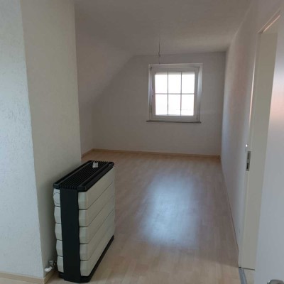 Helle freundliche 1,5-Zimmer-Dachgeschosswohnung in Stuttgart-Rotenberg