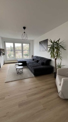 Helle 2-Raum-Dachgeschosswohnung in Gelnhausen, teilmöbliert
