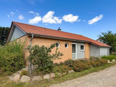 Schlei: Gepflegtes Ferienhaus in der idyllischen Marina Hülsen