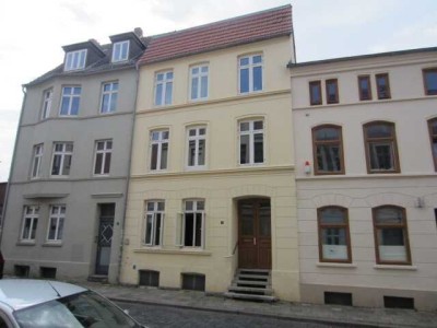 Solide Kapitalanlage - Modernisiertes Altstadthaus in Hafennähe mit 3 kleinen Wohnungen zu verkaufen
