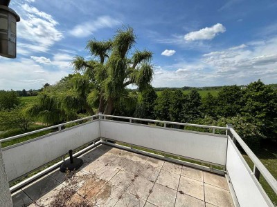 Großzügige, helle 2-Zimmerwohnung mit Balkon